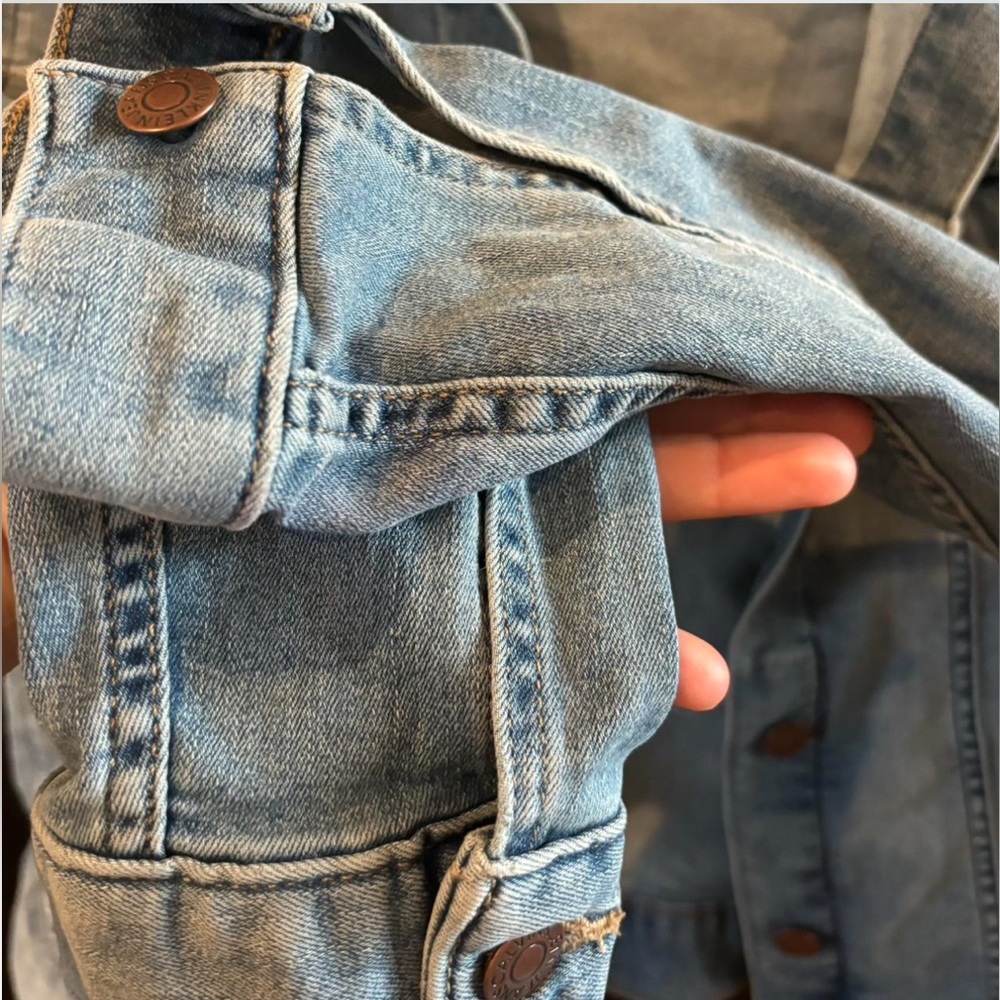 Calvin Klein light blue denim jacket - Picture 3 of 6